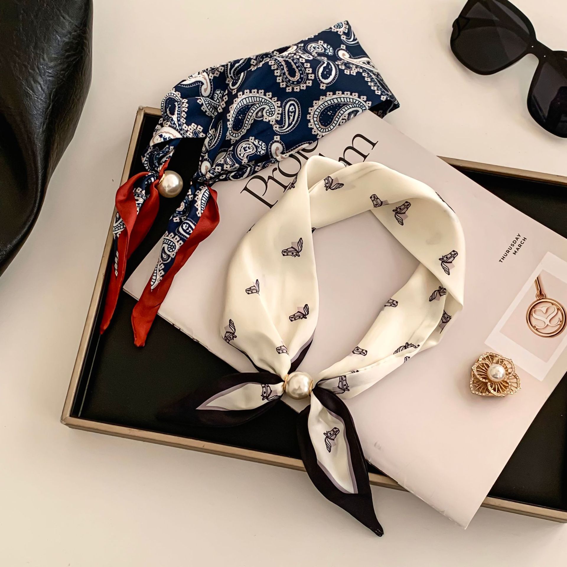 Cashew Flower Silk Scarf Effor – обзор и цена Pearl Trim Chain