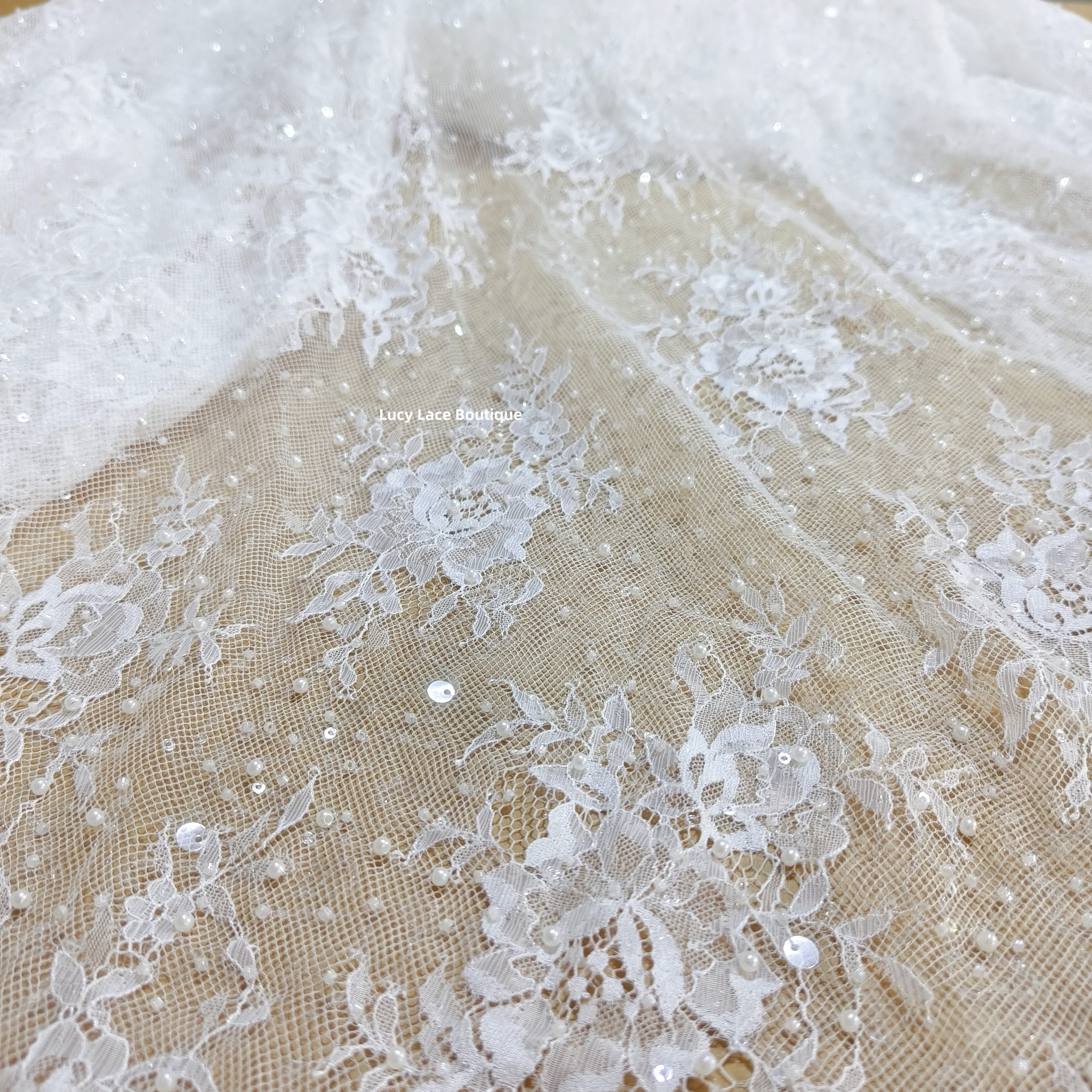 1 Panel 1.5M Wide 3M Long Off  – обзор и цена Sequin Fabric Panel